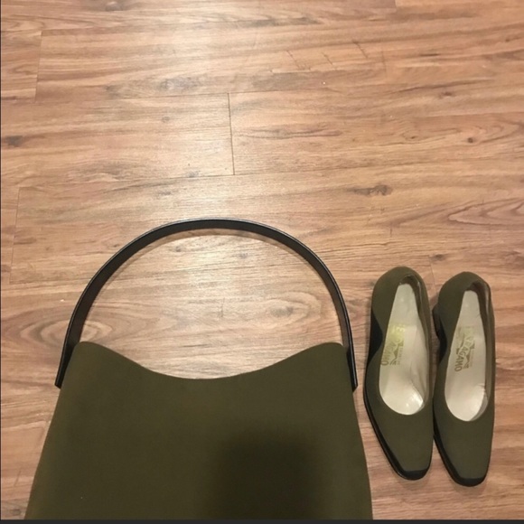 Salvatore Ferragamo like new gorgeous hobo - Picture 4 of 10